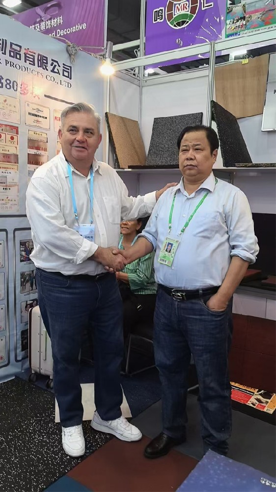 跨出國(guó)門 走向世界